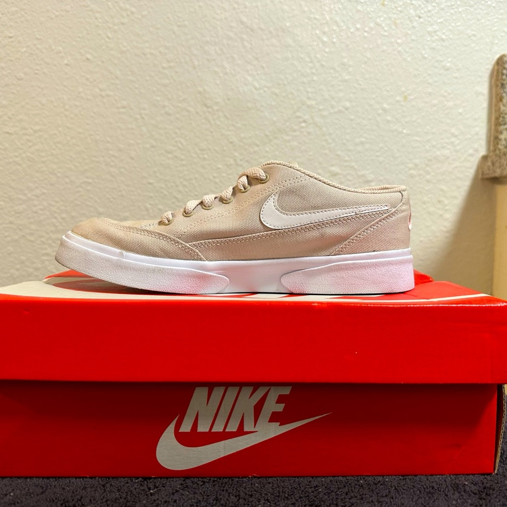 Nike GTS - Picture 2 of 4